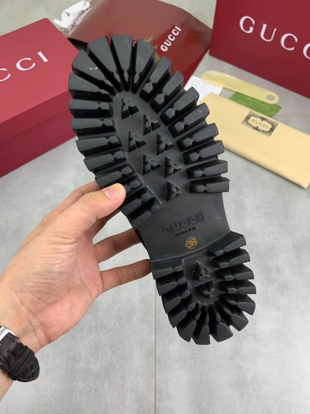 Men's Men's Shoes💰P440💰[New Style] Gucci lazy slip-on couple 🧑‍🤝‍🧑 best selection of leather shoes (Gucci) official website latest Gucci lazy 🎁 leather shoes, hot style 💥 style is simple and elegant, exclusive for trendy men. Unique official website latest brand original double G pressure Floral elements 👑 Original Gucci decoration, fashionable and elegant, original calf leather with double G denim ✅ Fully imported soft sheepskin lining, official website designated wear-resistant, rubber business outsole, classic model taken in person 🎬 Size: 36-46 Various colors available